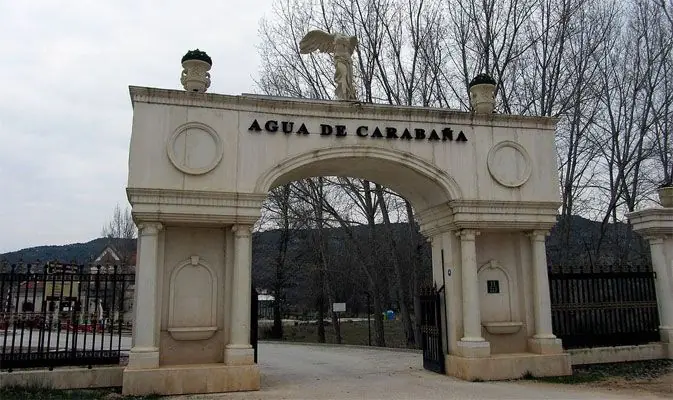 Arco de entrada Agua de Carabaña