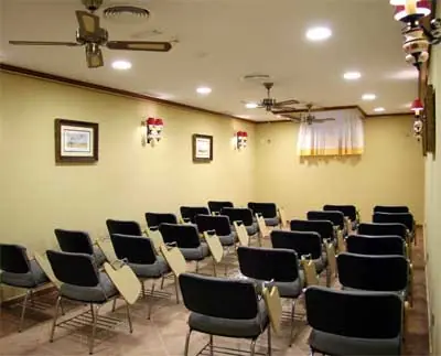 Salón preparado para un evento